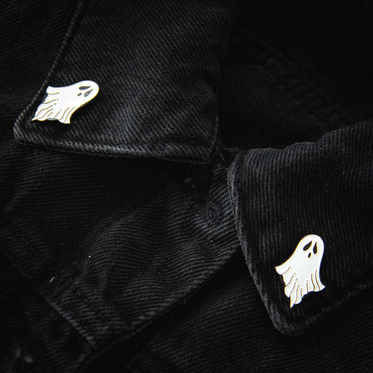 Sheet Ghost Collar Pin Set